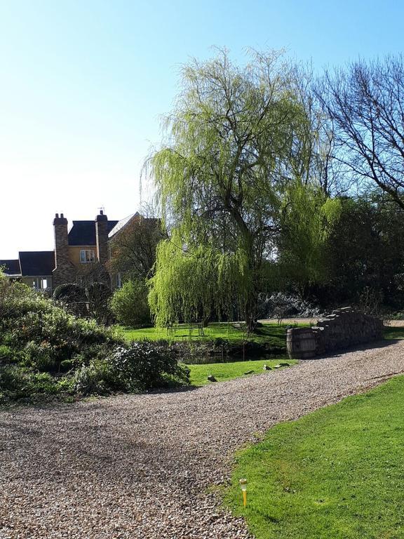 Glyndwr Vineyard Hotel Cowbridge Buitenkant foto